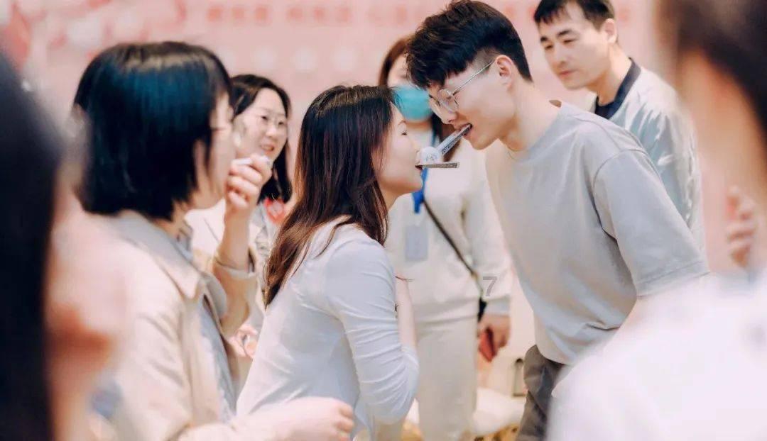 森迪穿越魔法学院