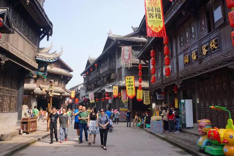 逃离违建房屋5